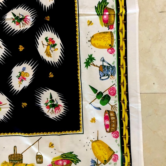 From PARIS PIERRE DEUX Cotton Scarf-NEW - Picture 7 of 7